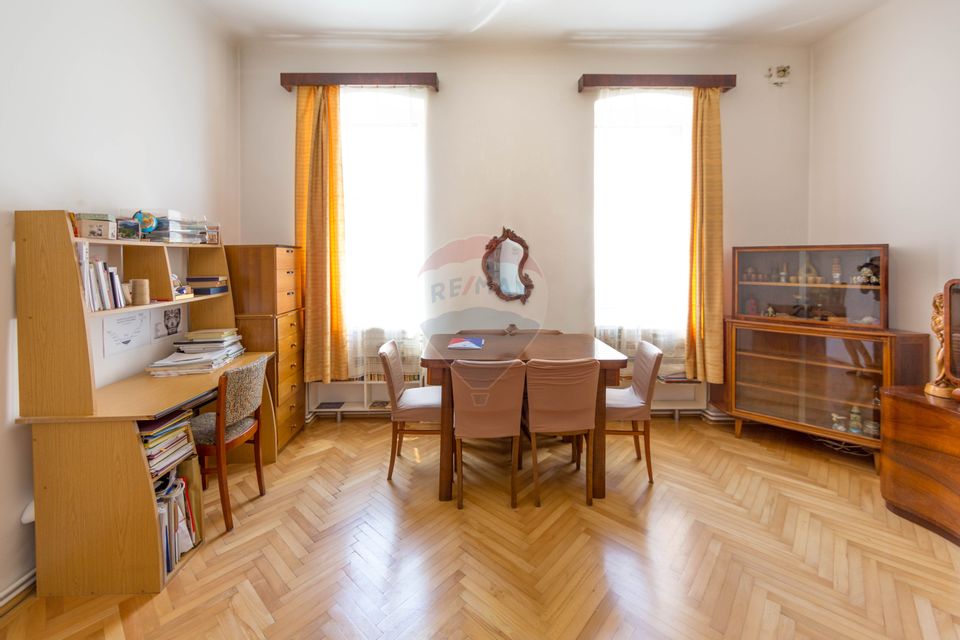 4 room Apartment for sale, Centrul Istoric area