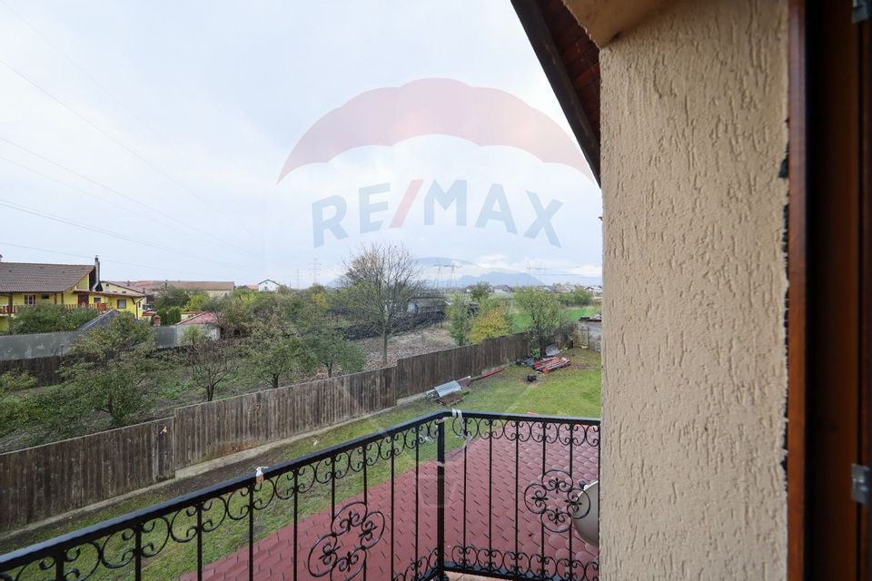 Casă 4 camere, mobilata si utilata, 2 389 m². teren, Sanpetru!