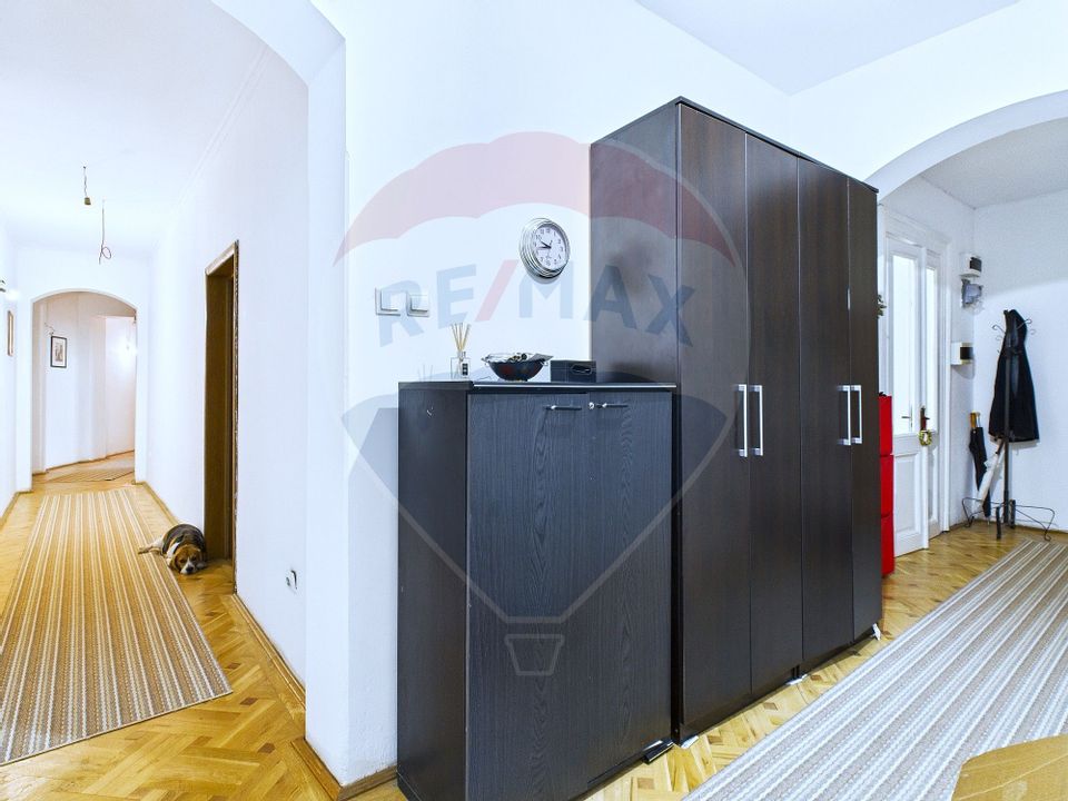 15 room House / Villa for sale, Universitate area