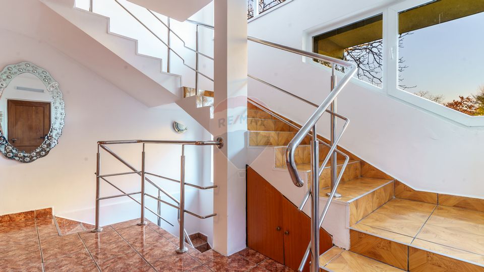 Casa individuala, 6 dormitoare, comision 0%, Intre Lacuri