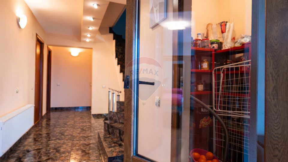 Vanzare vila cu 5 camere, complet mobilata si utilata in Dobroesti