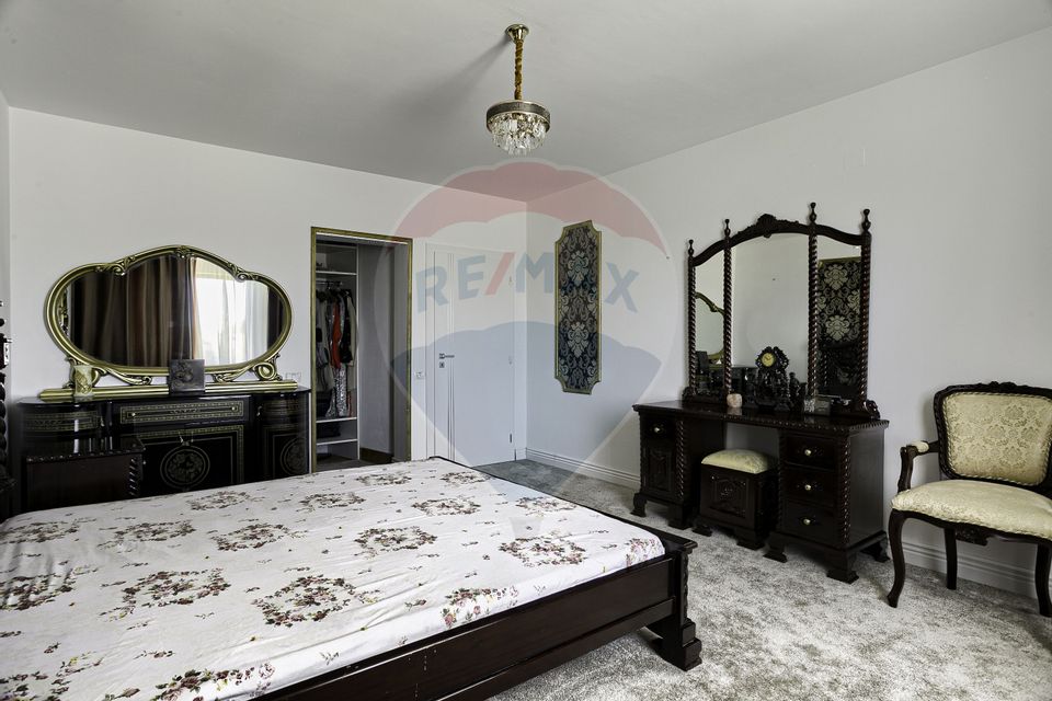 9 room House / Villa for sale, Parneava area