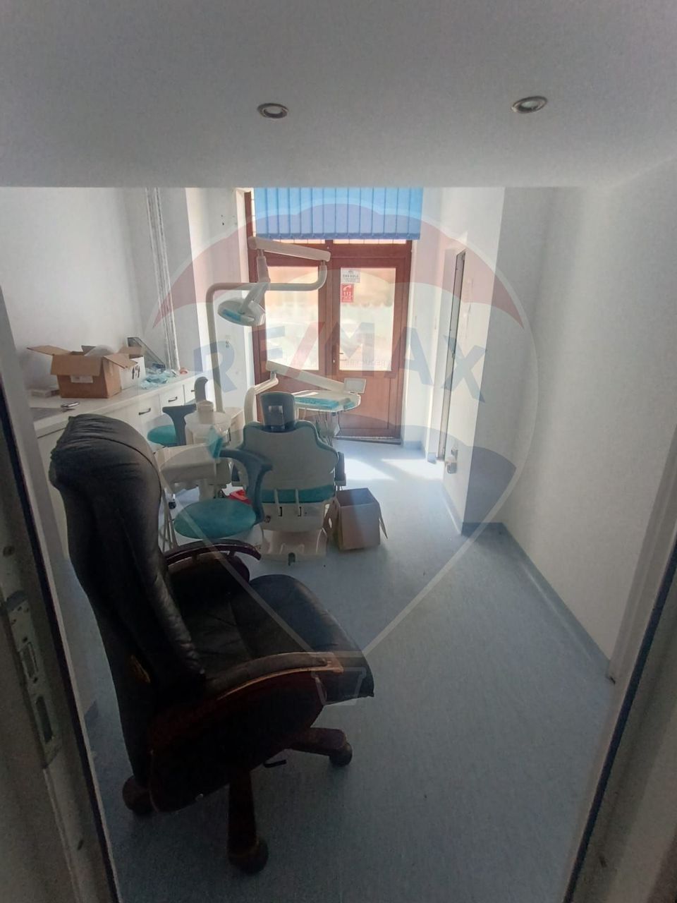 81sq.m Commercial Space for rent, Central area