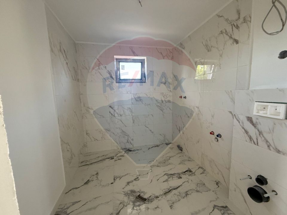 CASA INDIVIDUALA DE VANZARE IN SURA MICA