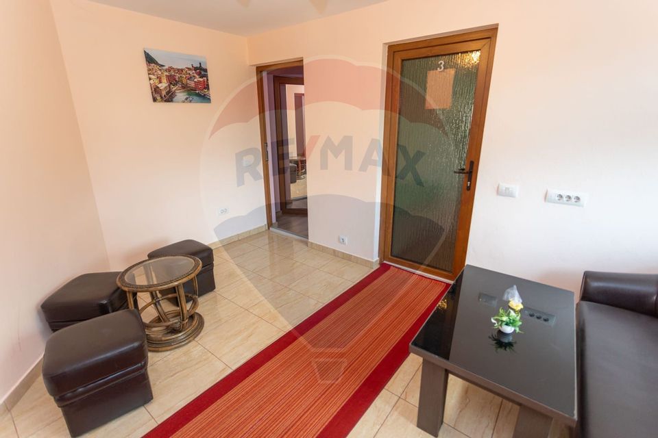 Pensiune agroturistică cu 6 camere + Casă de locuit, de vânzare