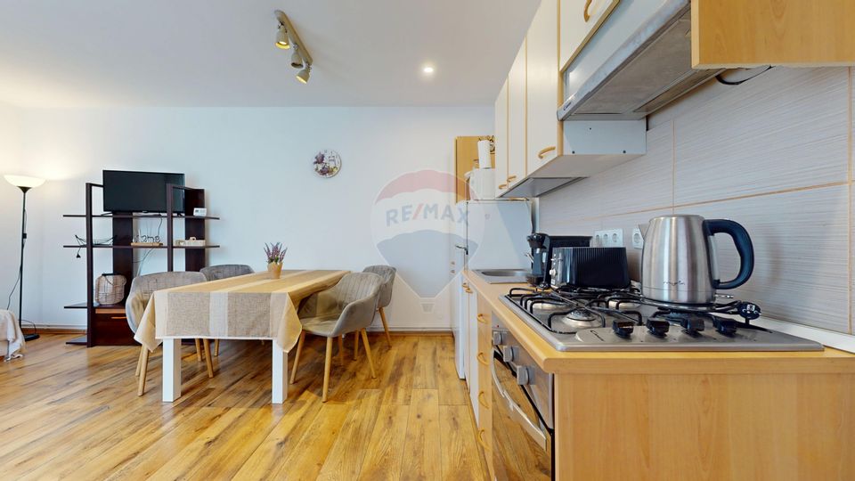 Apartament modern cu 3 camere în Centrul Istoric pe Republicii 44