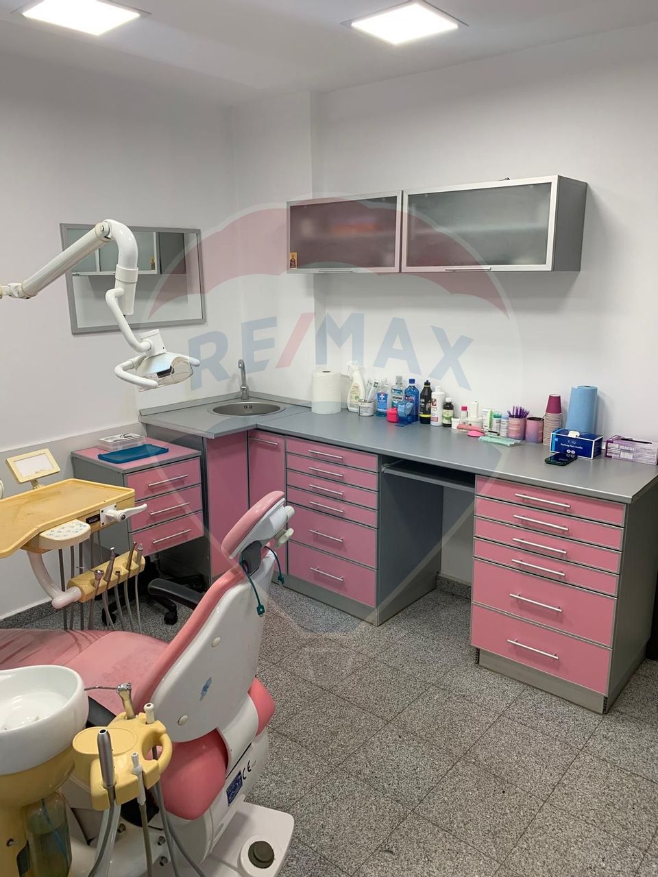 Rental of fully equipped dental office Dristor