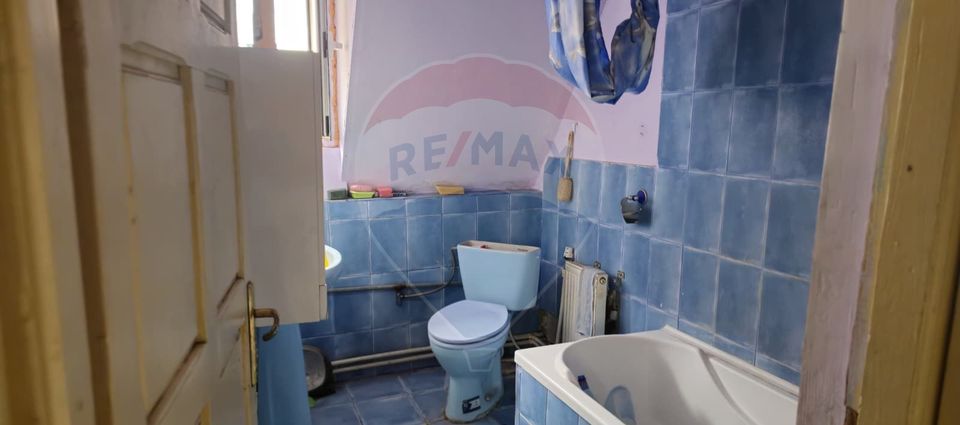 Casă si teren de vânzare in Crevedia