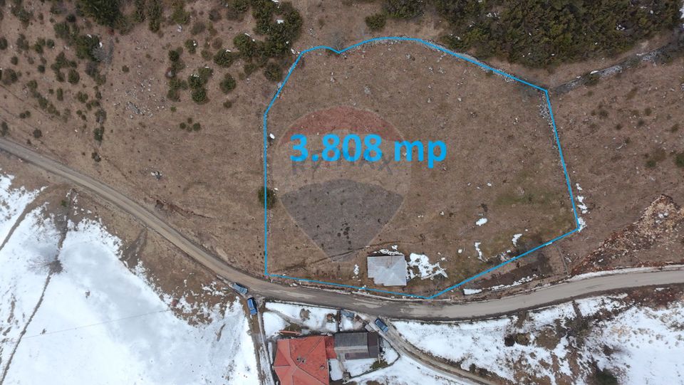 Casă + Teren Intravilan Fundata | Vedere Panoramică | Apă, curent