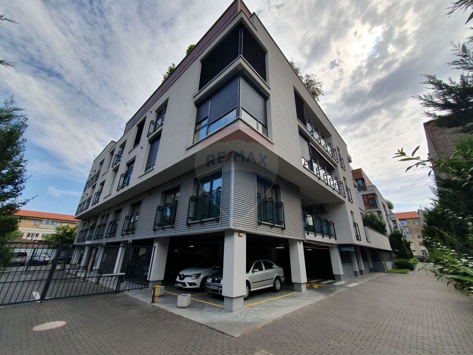 Birou modern 151 mp în Arad Plaza, 2 locuri de parcare