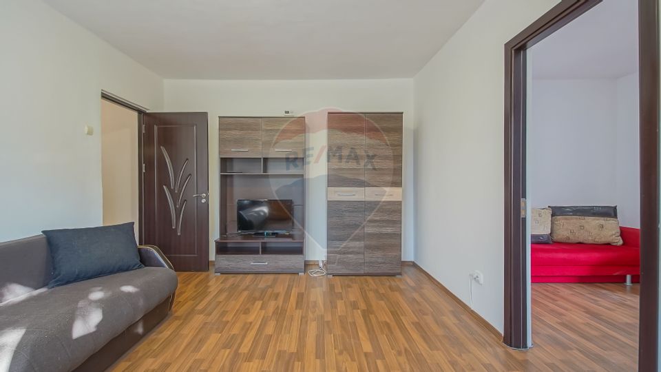 Apartament 2 cam de închiriat în Astra