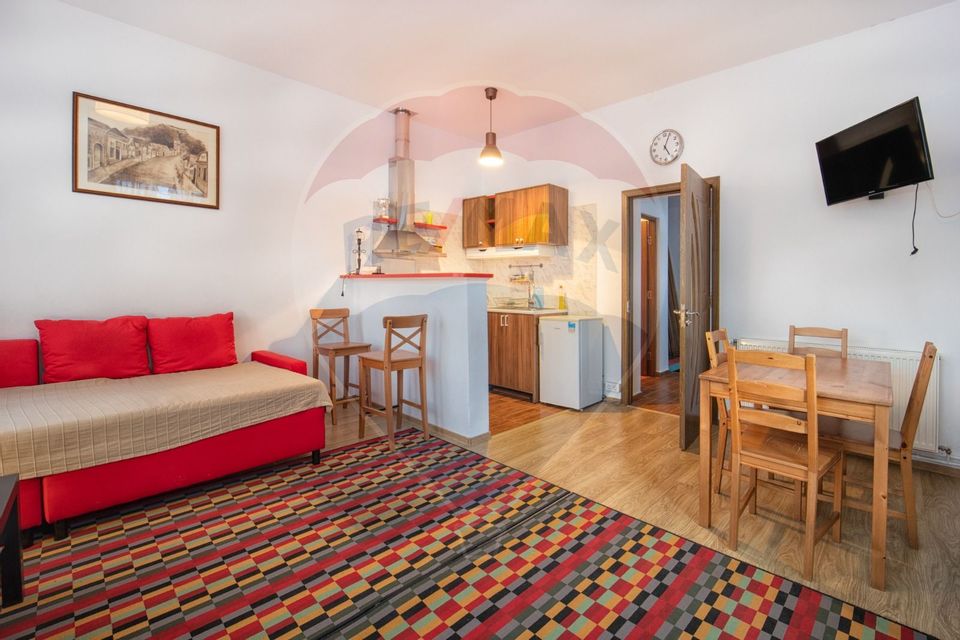 Casă cu două corpuri, teren 835 mp, str. I.L. Caragiale, Râșnov