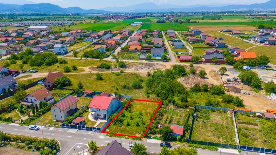 Land 658.67sqm Sanpetru / Strada Paltinului