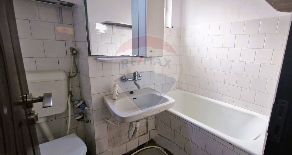 Apartament 2 camere, parter, zona Lebada