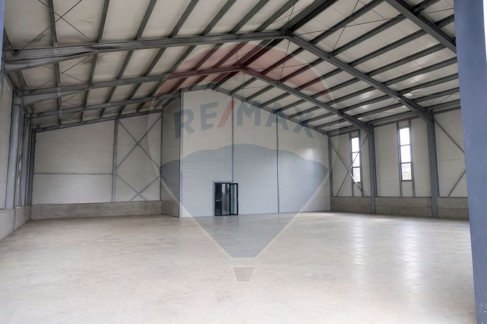 Hală industrială de închiriat – 560 mp  si curte