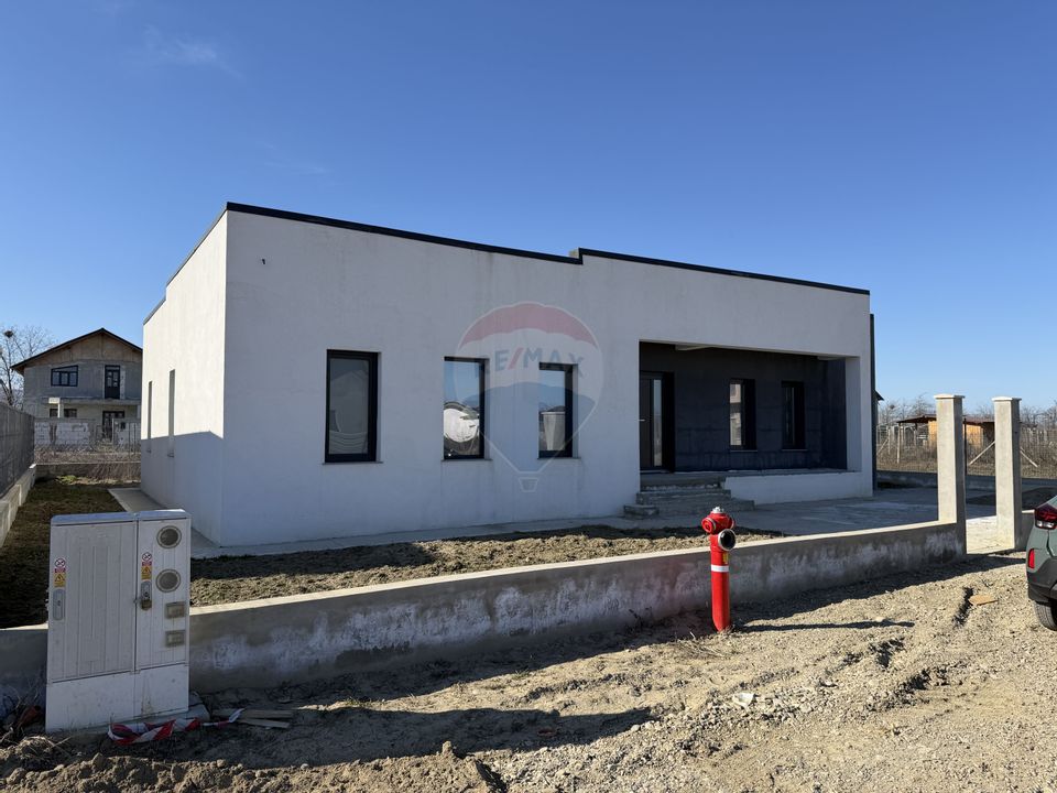 Casă cu 4 camere Campineanca