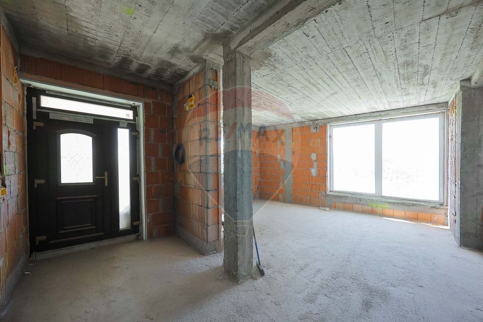 De vânzare casă cu un proiect deosebit, la roșu , Str. Gheorghe Doja