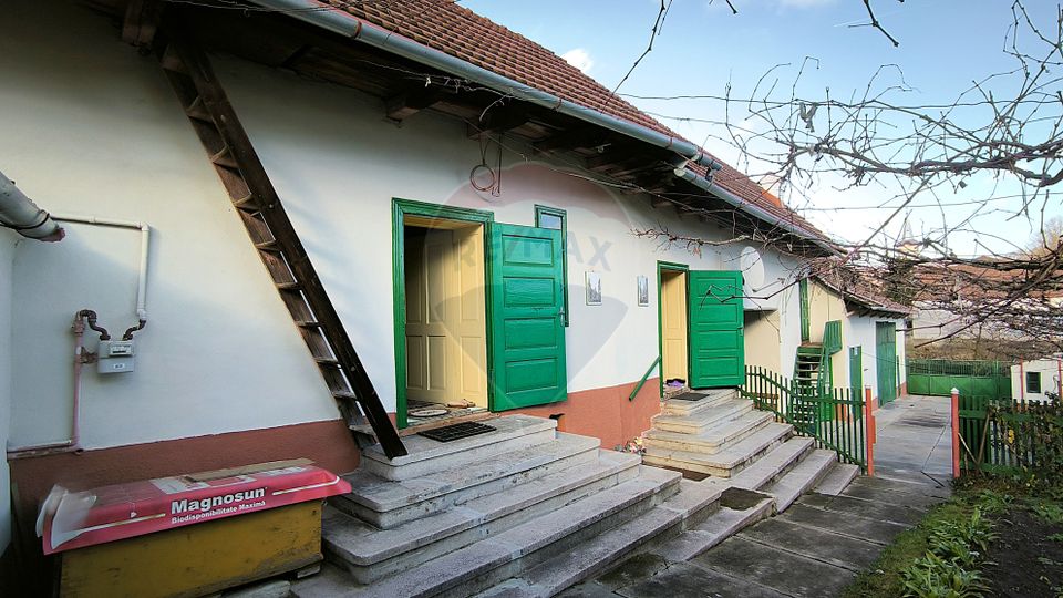 Casă / Vilă cu 4 camere de vânzare