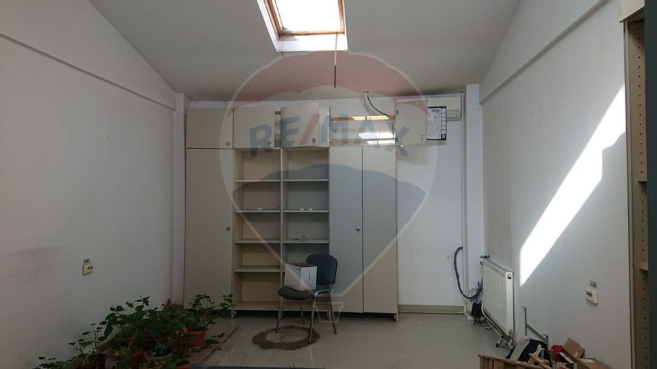 140sq.m Office Space for rent