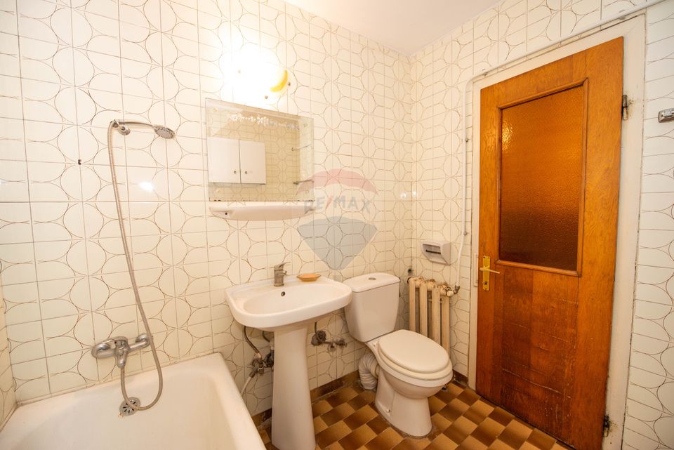 Casa individuala cu 7 camere, de vanzare 250 mp utili,  Buzau