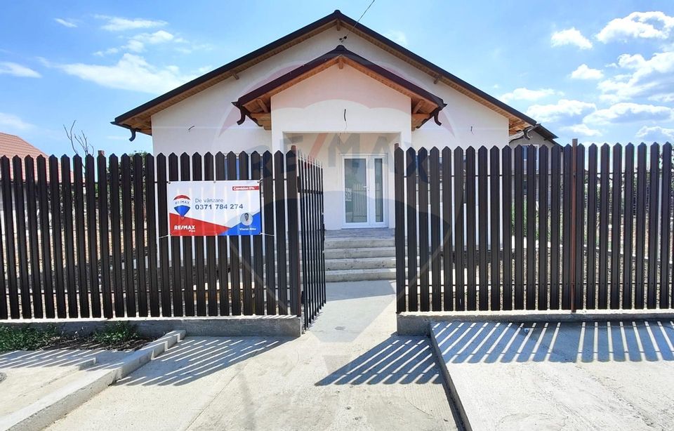Casă / Vilă cu teren 371 mp de vânzare in Cumpana