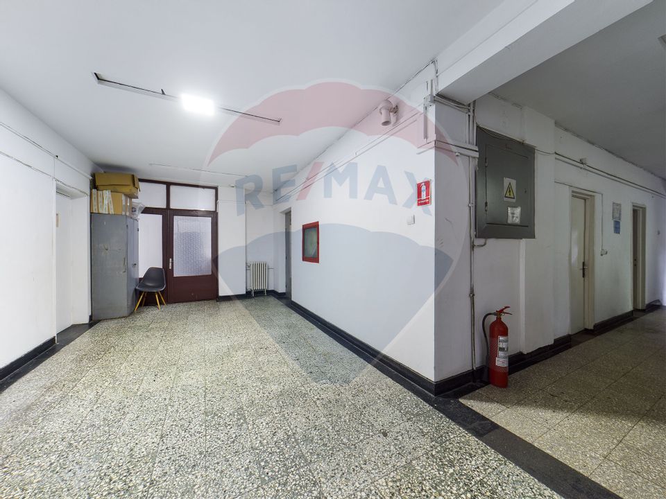 Cladire de birouri 3658mp utili de vanzare zona Ultracentrala
