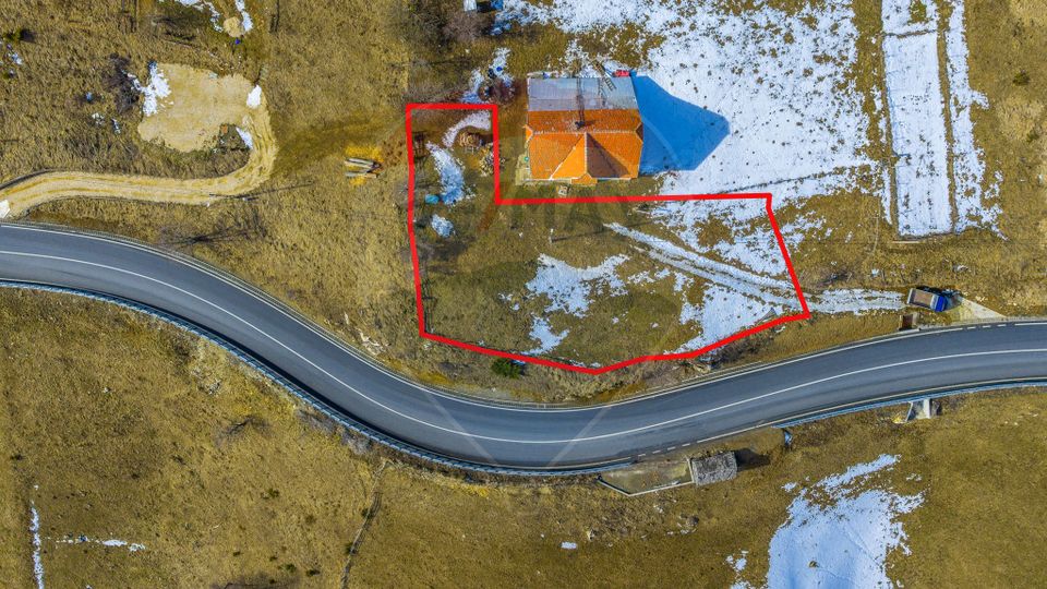 Teren intravilan CU PRIVELISTE DE POVESTE- Fundata- Romania