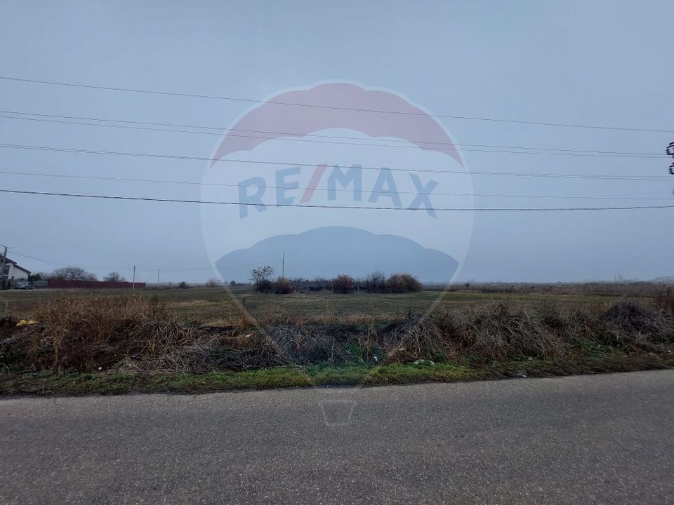 Land 1,650sqm Budesti / Strada principala