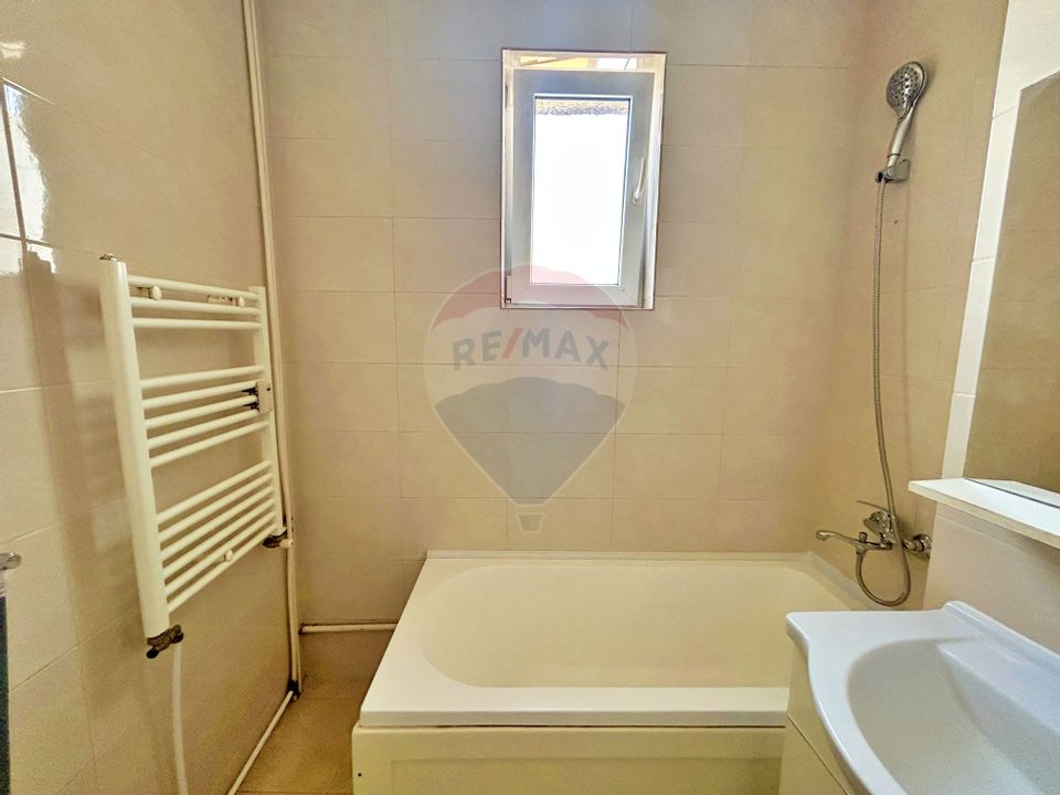 Apartament cu 4 camere de închiriat în zona ultracentrală/Arad