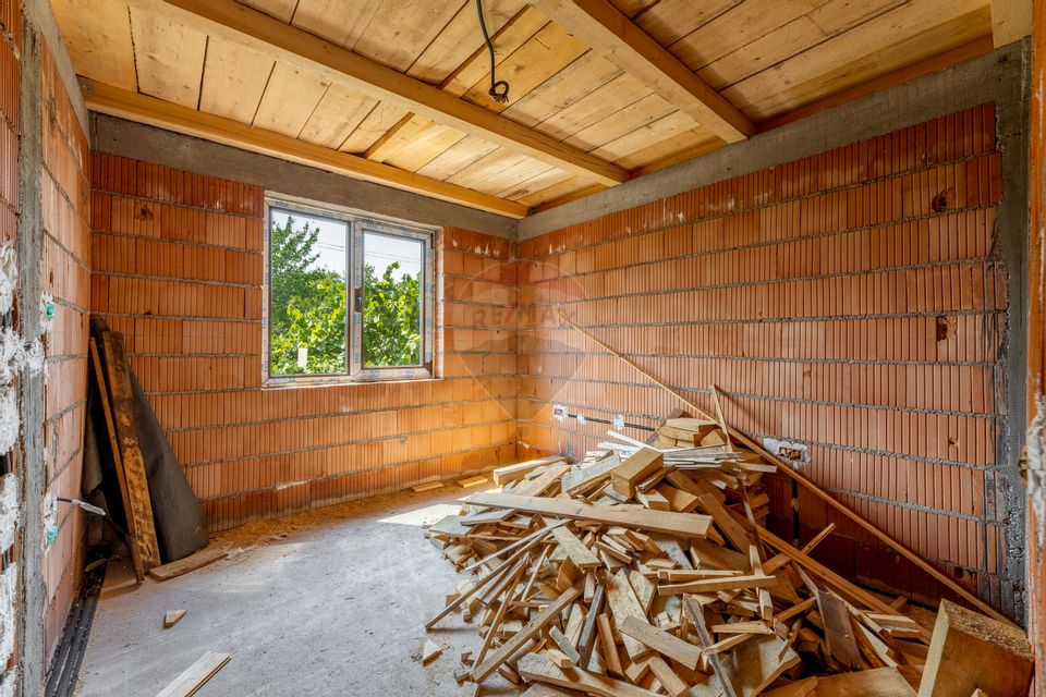 Casă cu 3 camere la rosu, in Vladimirescu  de vanzare