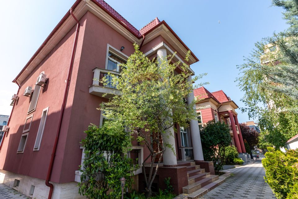 Vilă cu 11 camere de vânzare Zagazului/Herastrau