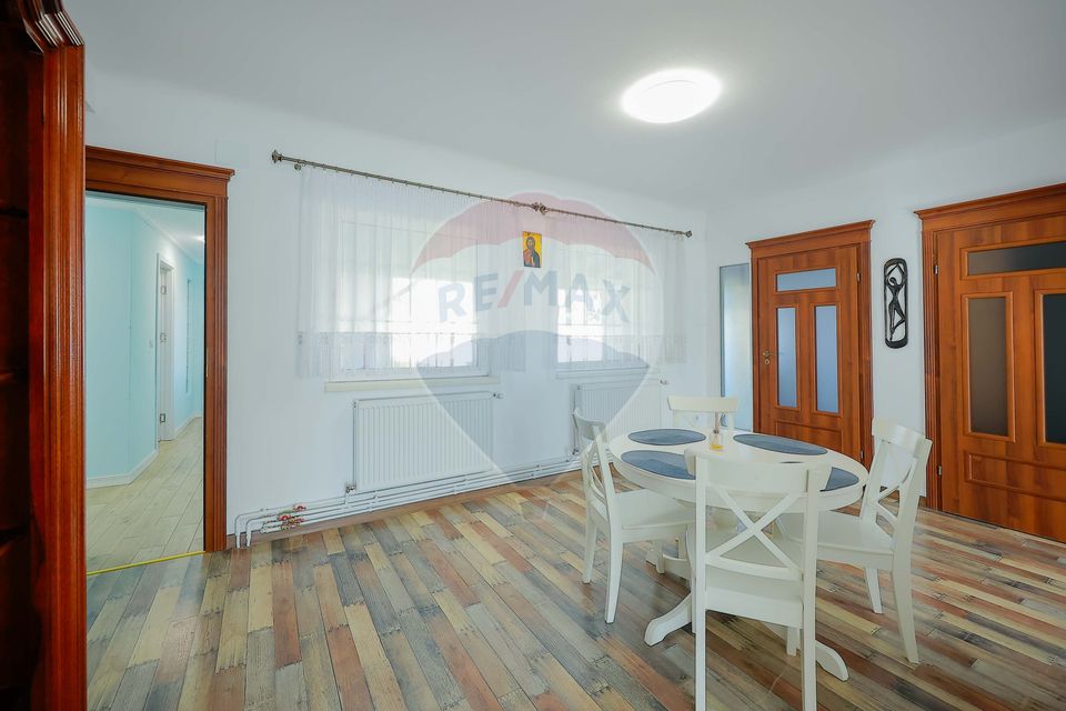 Casă cu 4 camere de închiriat în zona Salca