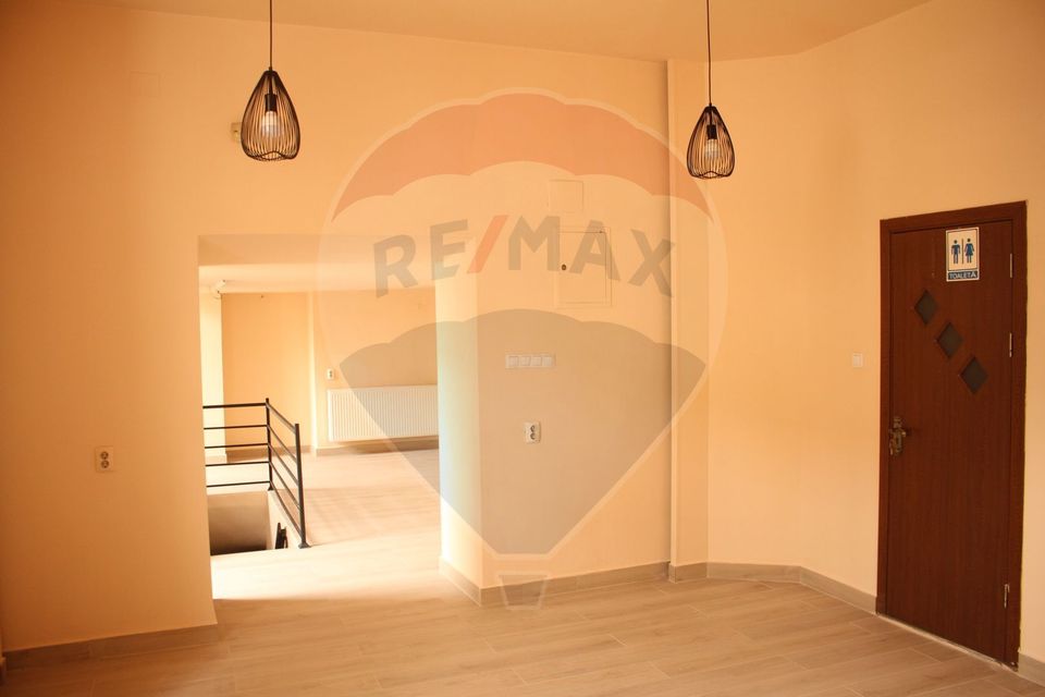 50.74sq.m Commercial Space for rent, Ultracentral area