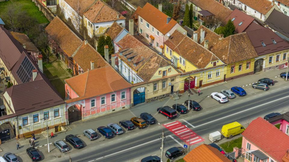 Apartament 7 camere ULTRACENTRAL in casa- Codlea!