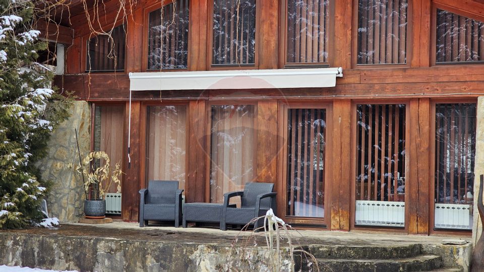 Vilă de lux cu 4 camere de vânzare în Câmpulung Moldovenesc, Suceava