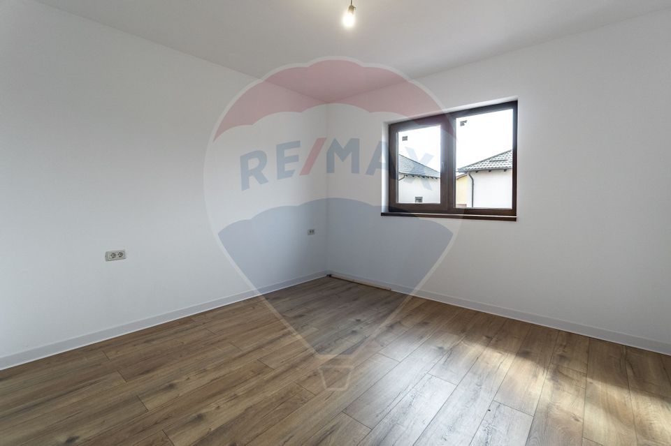 4 room House / Villa for sale