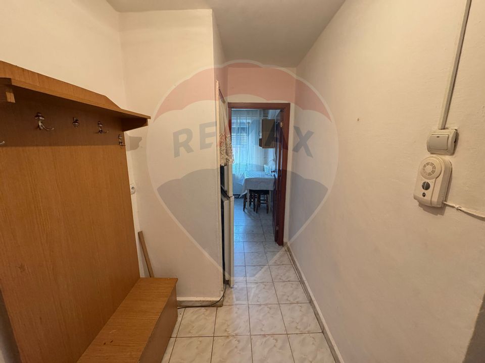 3 room Apartment for rent, Mioritei area