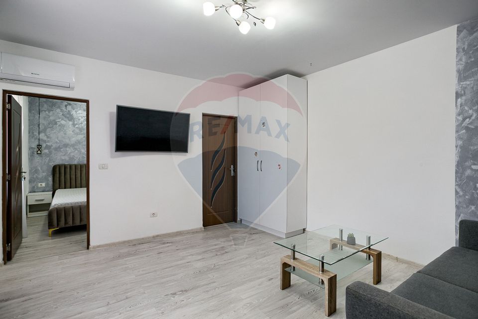 Apartament 2 camere , renovat, mobilat- utilat,  zona centrală