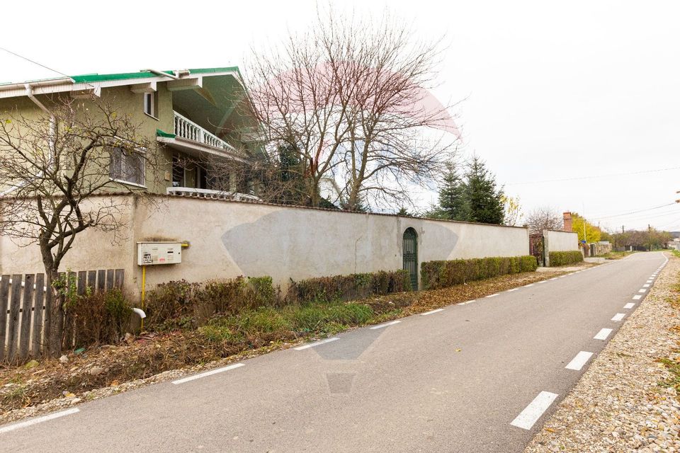 4 room Hotel / Pension for sale, Calea Moldovei area