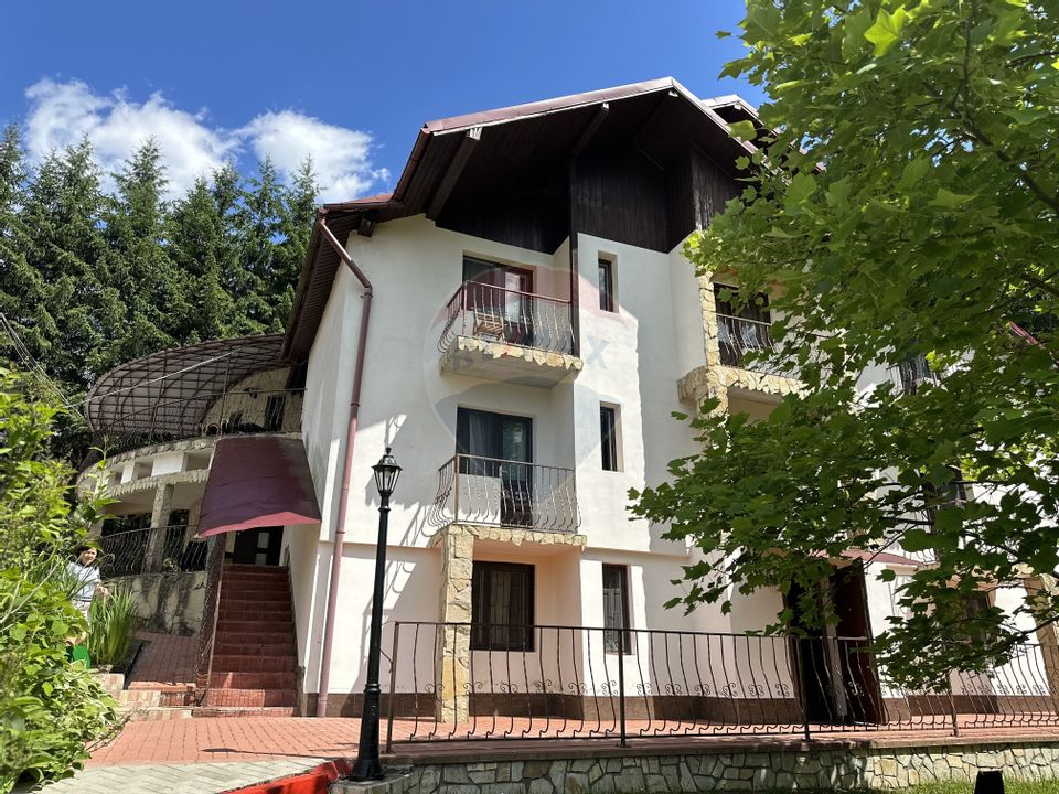 Hotel / Pensiune cu 18 camere de vânzare Durau