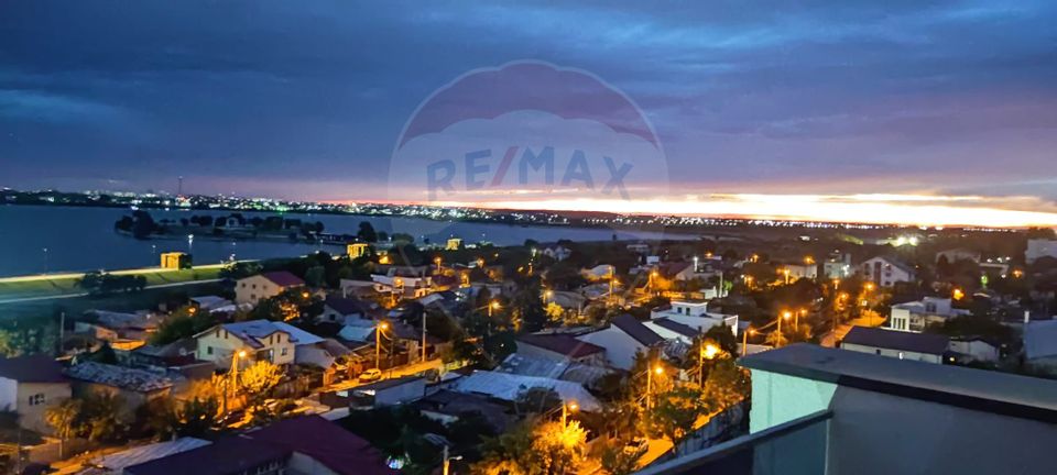 Apartament cu vedere spectaculoasa spre lac in Aqua City