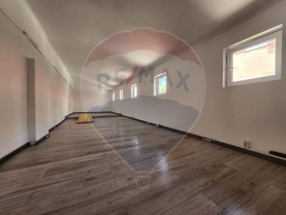 Commercial space 130 sqm for rent in P-ta Alba Iulia area