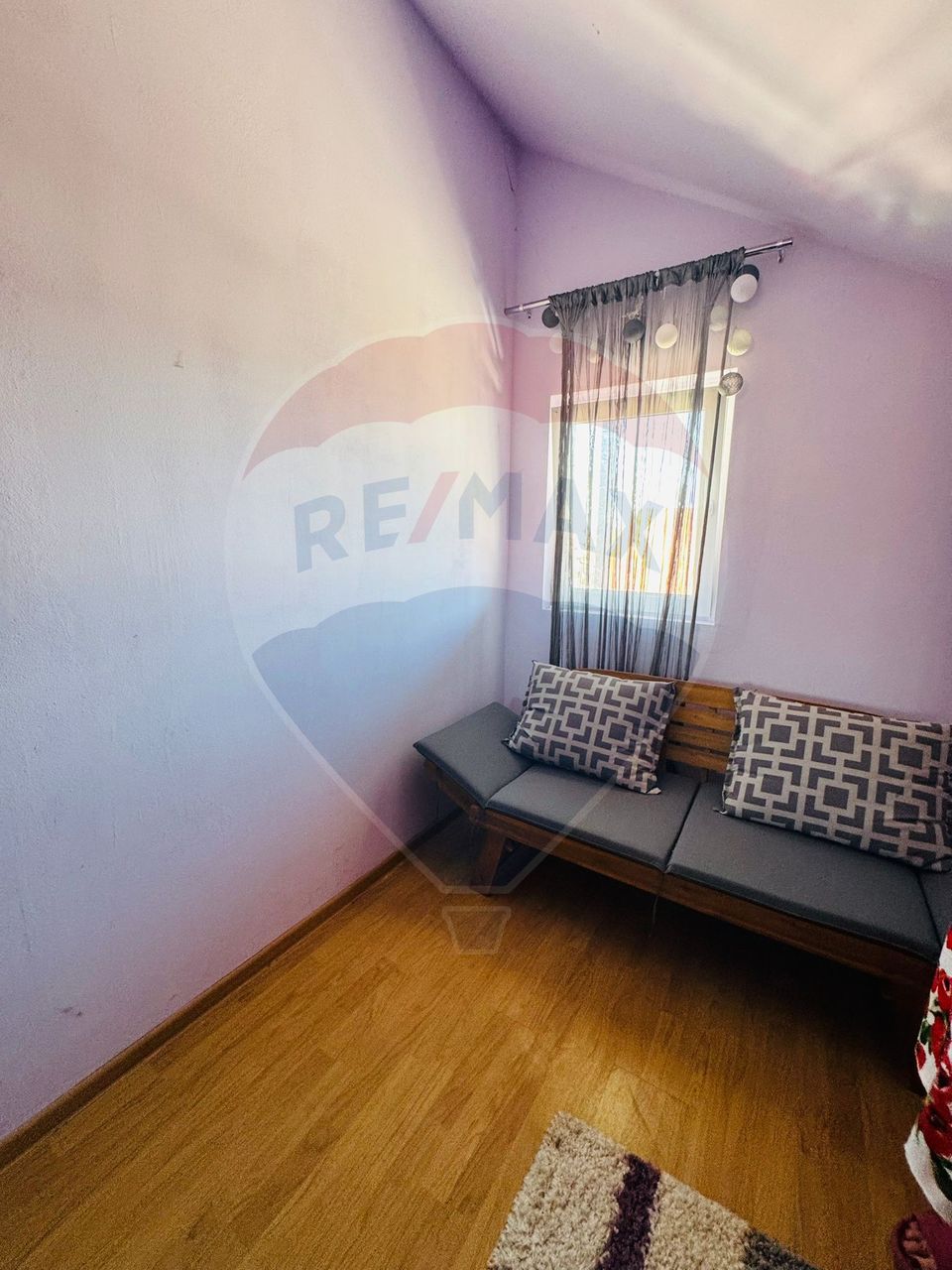 8 room House / Villa for sale, Vest area