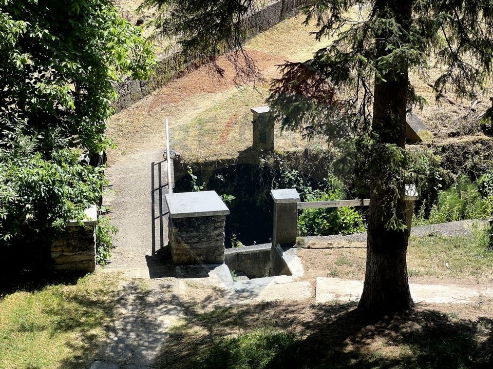 Hotel-bază de tratament, edificat în zonă cu ape sulfuroase