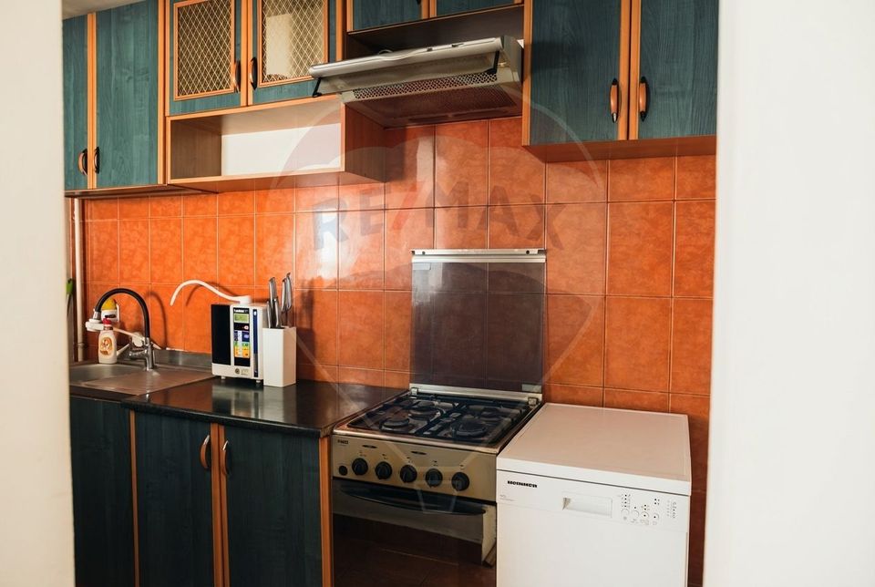 8 room House / Villa for sale, Sud-Est area