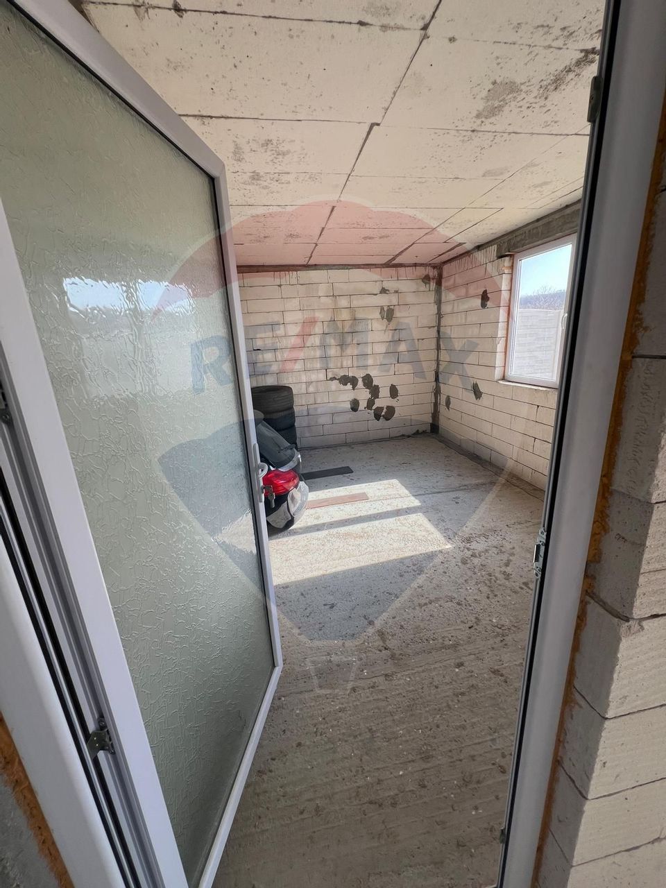 Vilă cu 4 camere de vânzare in comuna Breasta