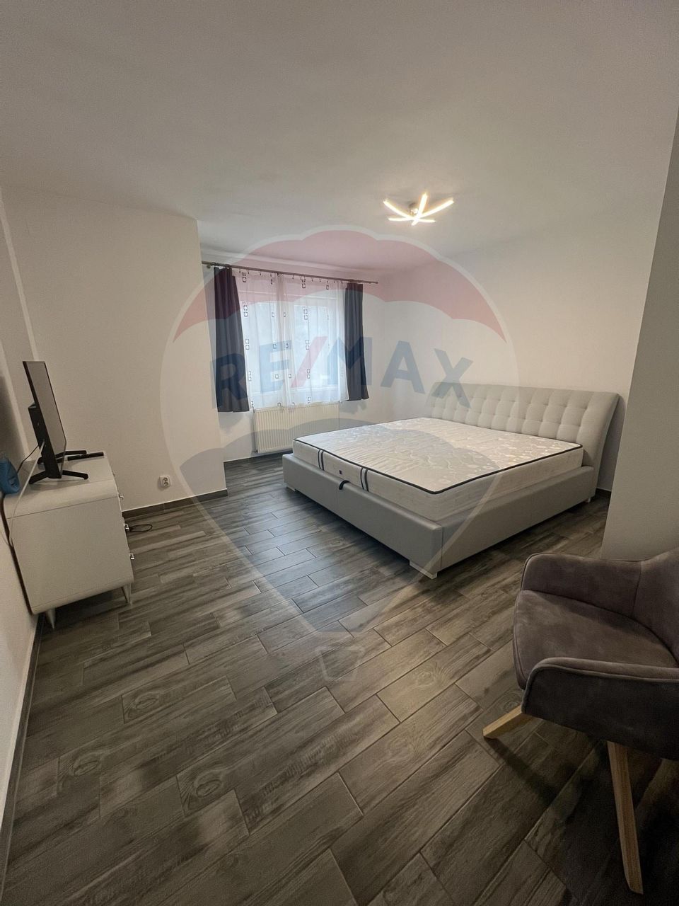 Apartament 3 camere de închiriat pentru 6 luni, Plopilor