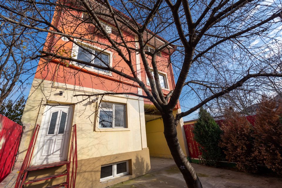 Villa with 10 rooms for rent, GF+GF+1+M, 284mpu, 220 sqm land