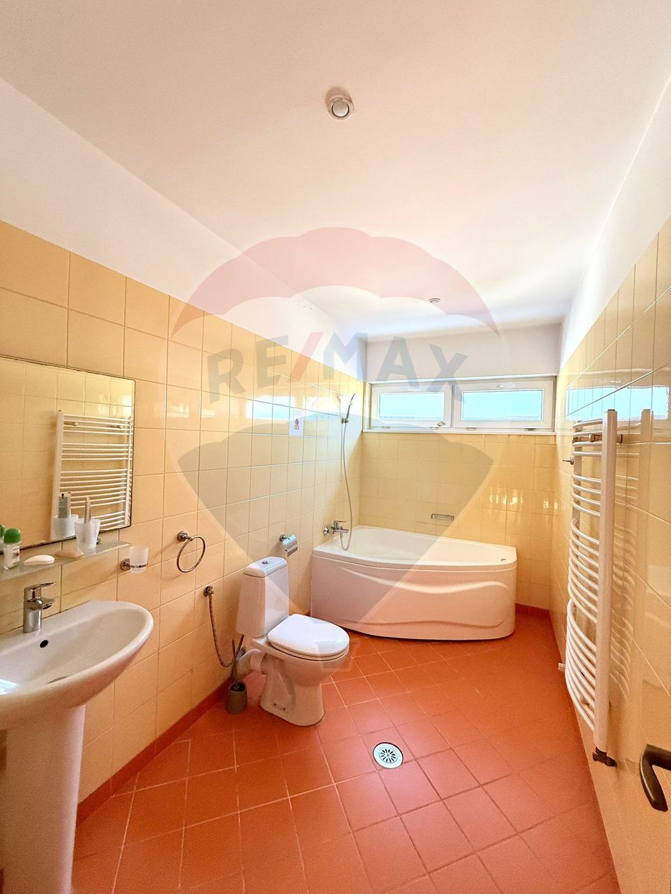 INCHIRIERE Vila 5 camere Otopeni/ Ferme