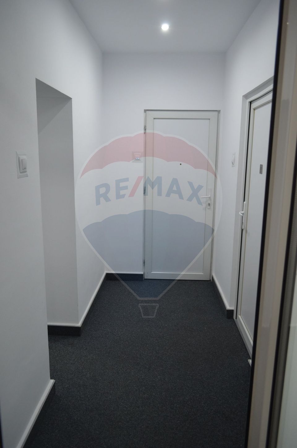 118sq.m Office Space for rent, Semicentral area